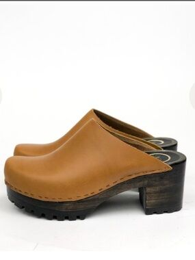 No.6 Lou Clogs in Brown